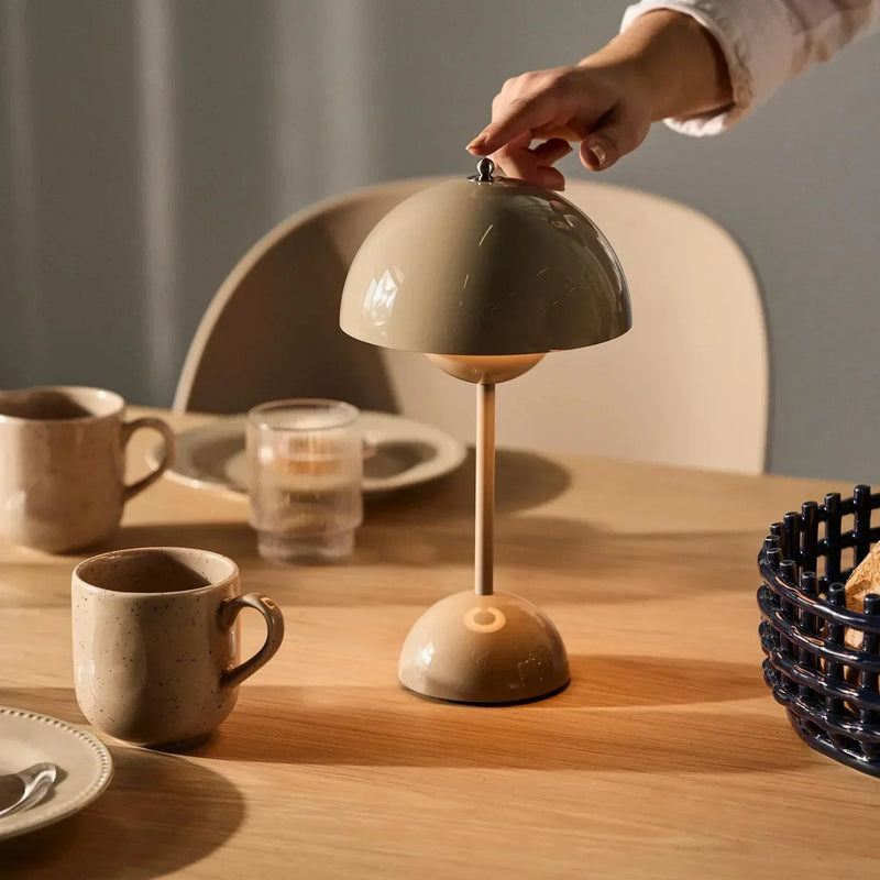 ヴィンテージ風 フラワー テーブルランプ